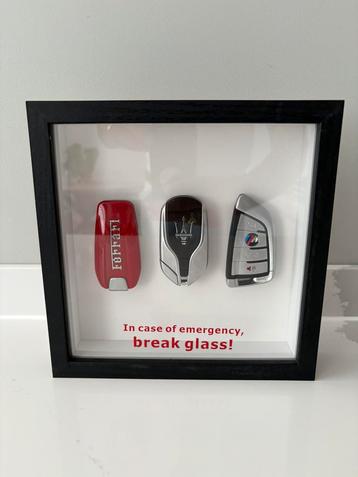 In case of emergency break glass, Ferrari,Maserati en BMW M beschikbaar voor biedingen