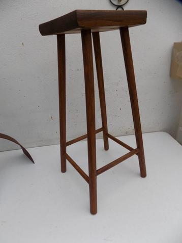 Tafel plantentafel vintage retro beschikbaar voor biedingen