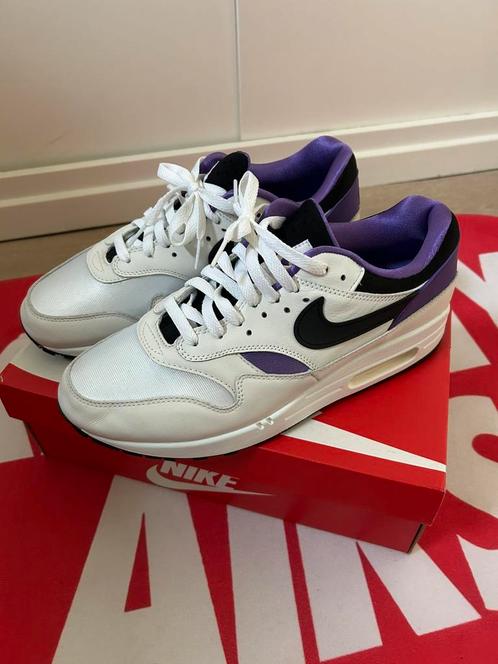 Nike Air Max 1 DNA CH.1 White/Black.Purple punch, Kleding | Heren, Schoenen, Zo goed als nieuw, Sneakers of Gympen, Ophalen of Verzenden