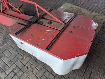 Beschermkap voor een deutz km20 cyclomaaier beschikbaar voor biedingen