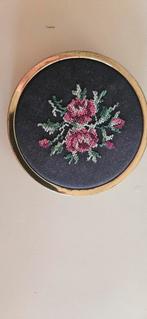 Antieke poederdoos petit point, Verzenden, Goud, Overige materialen