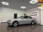 BMW 3-serie 320i Executive * Automaat / Xenon / Leder / Navi, Automaat, Euro 5, Achterwielaandrijving, Zwart