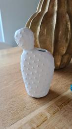 Leuke witte vaas in cactus vorm, Wit, Aardewerk of Porselein, Ophalen of Verzenden, Zo goed als nieuw