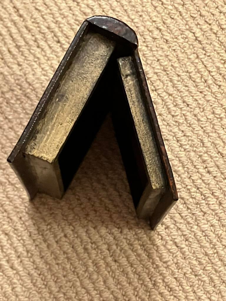 Geheim boekenkastdoosje, Ophalen