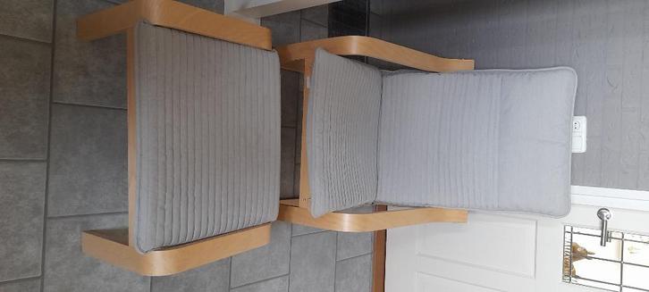 Poäng fauteuil met voetenbank, Huis en Inrichting, Fauteuils, Zo goed als nieuw, Hout, 50 tot 75 cm, Minder dan 75 cm, Ophalen