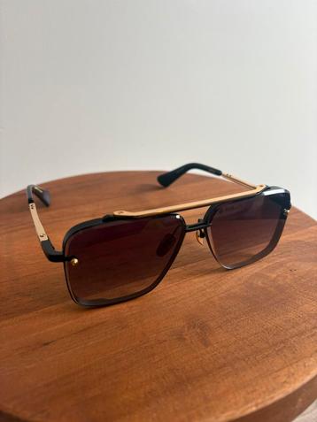 Dita mach six 1-1 gold/black beschikbaar voor biedingen