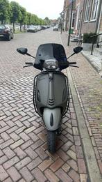 Vespa sprint guerilla green, Fietsen en Brommers, Scooters | Vespa, Ophalen, Maximaal 45 km/u, Vespa S, Zo goed als nieuw