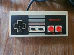 Nintendo NES controller verkleurd in prima staat, Vanaf 3 jaar, Overige genres, Gebruikt, Ophalen of Verzenden