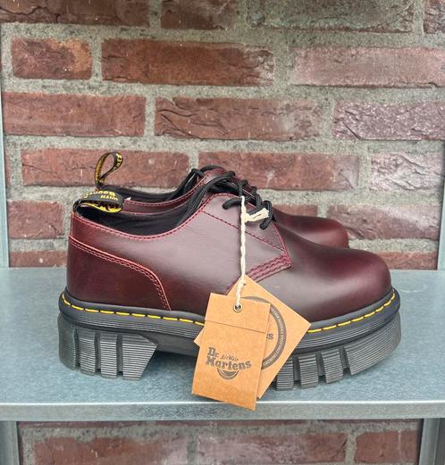 Dr. Martens Audrick 3-Eye Brando maat 40, Kleding | Dames, Schoenen, Nieuw, Espadrilles of Moccasins, Rood, Ophalen of Verzenden