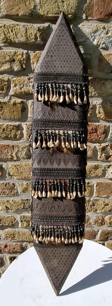 DAYAK SCHILD  Indonesië  Borneo, Antiek en Kunst, Kunst | Niet-Westerse kunst, Verzenden