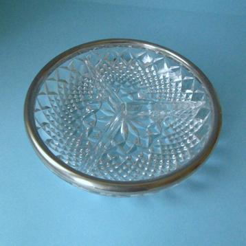 Bonbonschaaltje van kristal beschikbaar voor biedingen