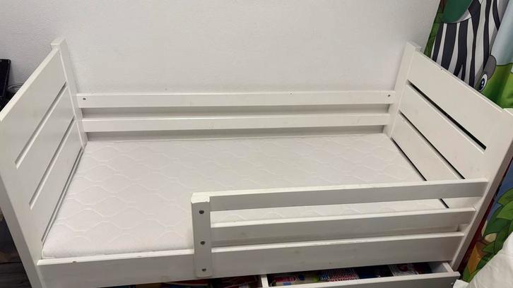 Fijn kinderbedje - direct op te halen!, Kinderen en Baby's, Kinderkamer | Bedden, Zo goed als nieuw, 140 tot 160 cm, 70 tot 85 cm