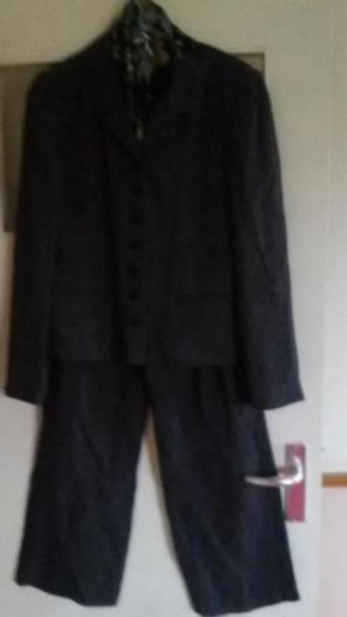 Nieuw 3-delig dames kostuum, Kleding | Dames, Jasjes, Kostuums en Pakken, Nieuw, Kostuum of Pak, Maat 38/40 (M), Zwart, Ophalen of Verzenden