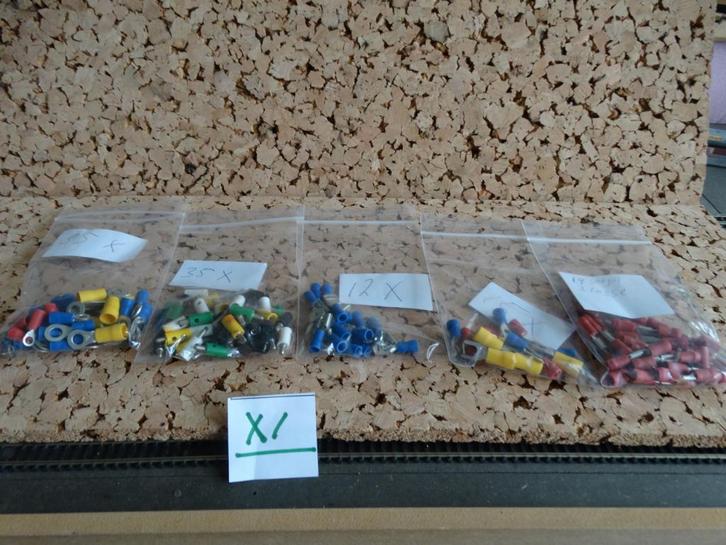 HO en N-Spoor: setr 11: div stekkers en aansluitklemmen, Hobby en Vrije tijd, Modeltreinen | H0, Zo goed als nieuw, Transformator of Voeding