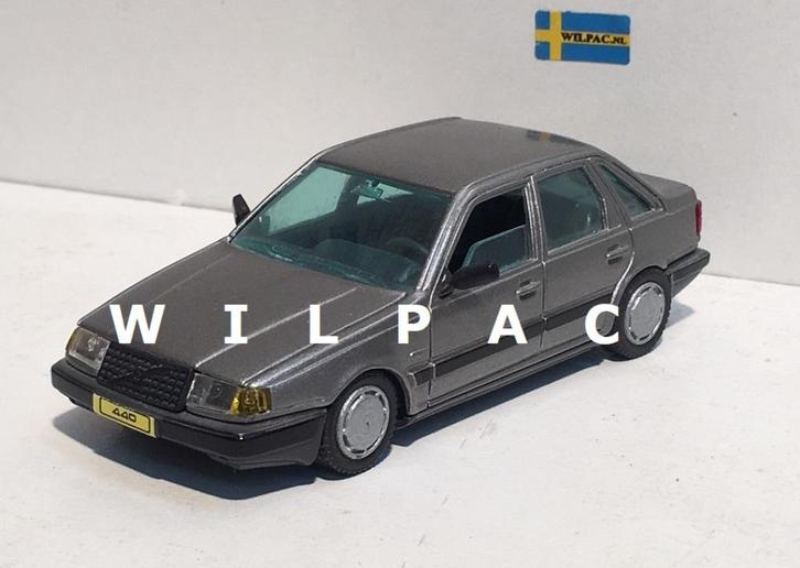 Volvo 440 1e type grijs metallic1:43 geproduceerd door. AHC., Hobby en Vrije tijd, Modelauto's | 1:43, Nieuw, Auto, Overige merken
