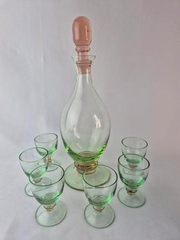 Tweekleurige Decanter met 6 Glaasjes - Vintage beschikbaar voor biedingen