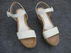 Unisa sandalen met sleehak maat 40, Kleding | Dames, Schoenen, Wit, Zo goed als nieuw, Unisa, Sandalen of Muiltjes