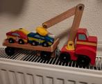 Houten magnetische takelwagen met auto's, Ophalen of Verzenden, Zo goed als nieuw, Duw- of Trekspeelgoed