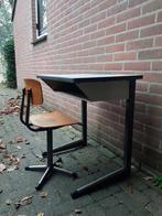 Vintage school tafeltje met stoeltje, Kinderen en Baby's, Kinderkamer | Tafels en Stoelen, Ophalen, Gebruikt, Tafel(s) en Stoel(en)