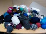 Doos met ruim 3000 gram acryl garen in diverse kleuren, Wibra, Breien of Haken, Nieuw, Ophalen of Verzenden