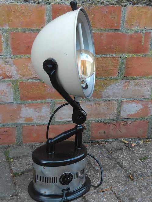 vintage tafellamp,  Hannau, Huis en Inrichting, Lampen | Tafellampen, Gebruikt, 50 tot 75 cm, Metaal, Ophalen of Verzenden