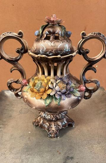 Capodimonte kan met deksel - Italiaans porcelein vintage beschikbaar voor biedingen