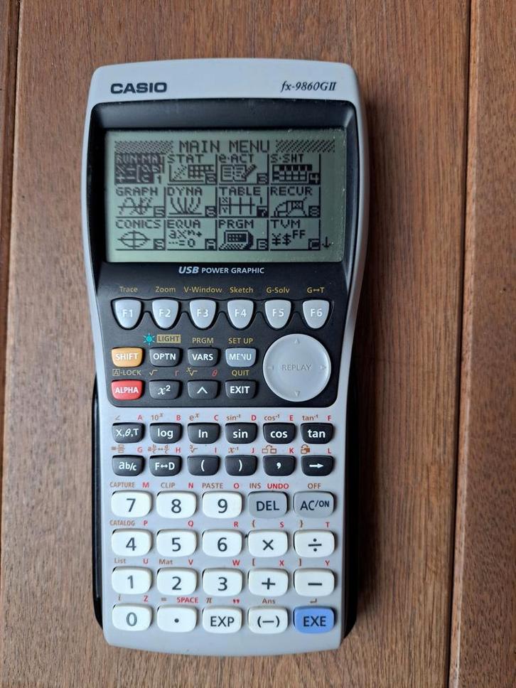 Grafische rekenmachine Casio FX-9860GII met spellen!, Diversen, Rekenmachines, Gebruikt, Grafische rekenmachine, Ophalen of Verzenden