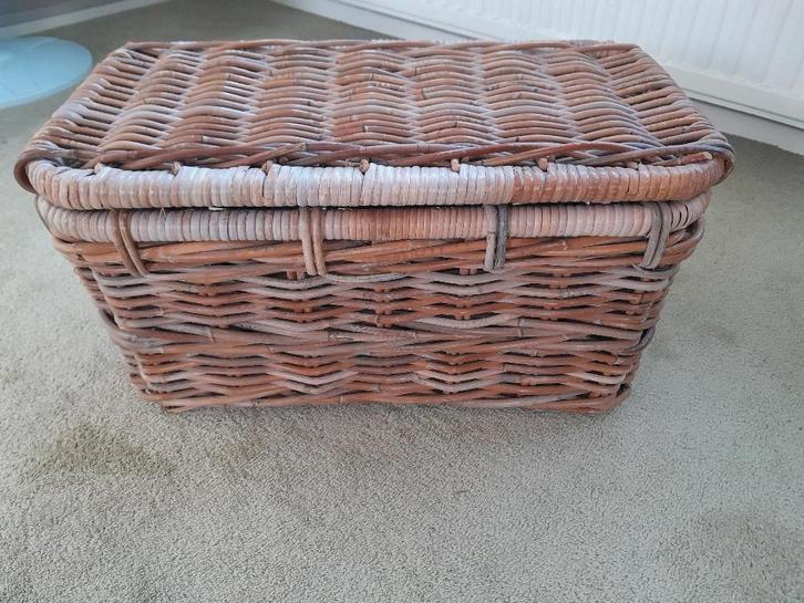 diverse rieten manden, Huis en Inrichting, Woonaccessoires | Schalen en Manden, Zo goed als nieuw, Mand, Rond, Riet, Ophalen