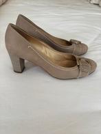 Nieuwstaat beige leer pumps Peter Kaiser maat 37, Ophalen of Verzenden, Zo goed als nieuw, Beige