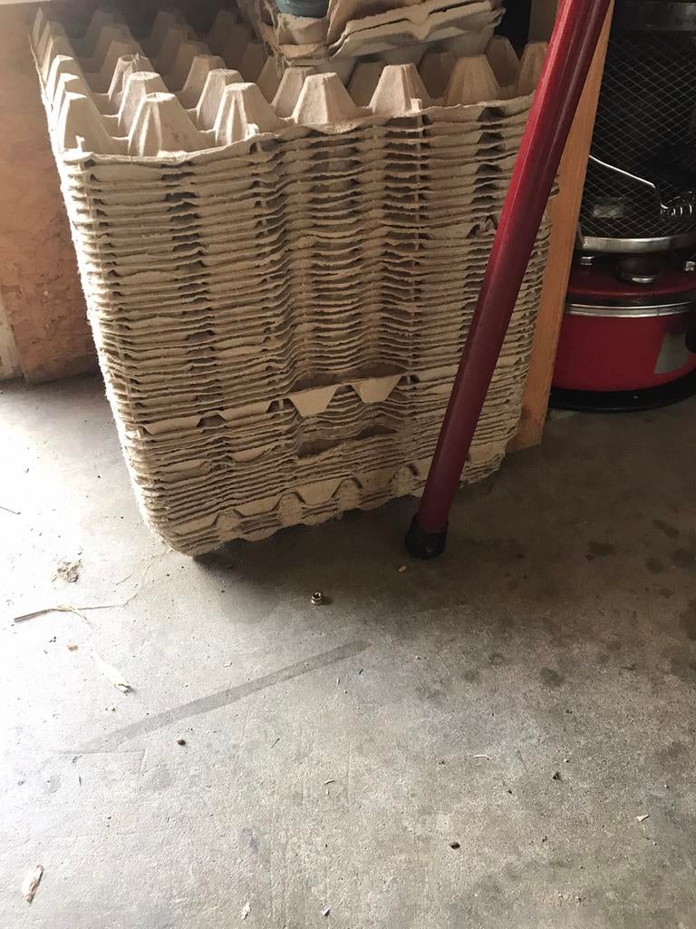 Eiertrays papier / eierdoosjes, Dieren en Toebehoren, Pluimvee | Toebehoren, Ophalen of Verzenden, Gebruikt, Overige typen