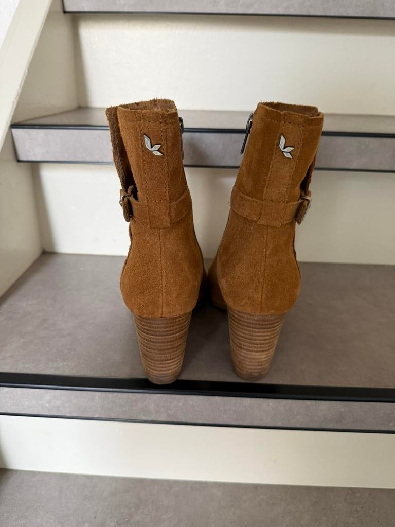 UUG korte laarzen maat 38, Kleding | Dames, Schoenen, Ophalen, Zo goed als nieuw, Zwart, Hoge laarzen