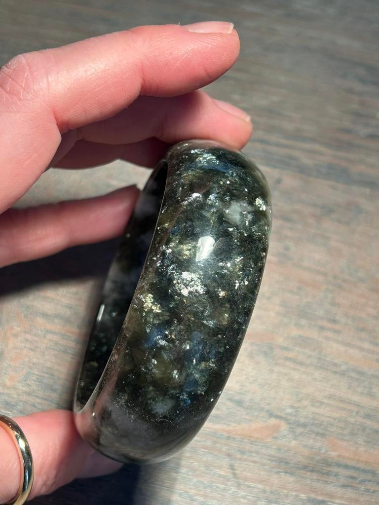 Brede emerald mica, Sieraden, Tassen en Uiterlijk, Armbanden, Verzenden, Zo goed als nieuw, Zilver