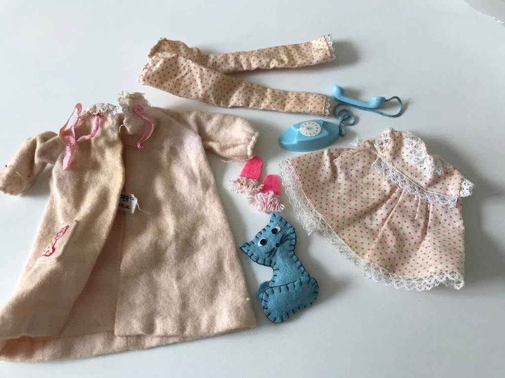 Mattel 1963 barbie skipper polka dot outfit,dream time ,, Ophalen of Verzenden, Gebruikt, Kleertjes