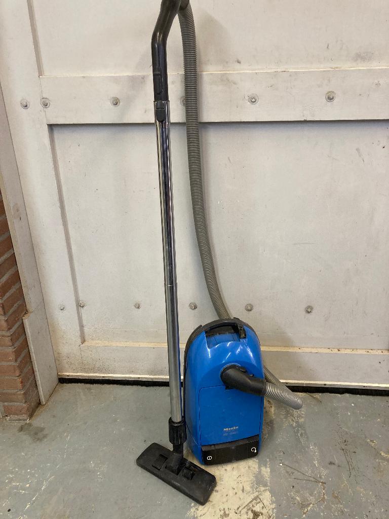 miele stofzuiger, Gebruikt, Stofzuiger, 1200 tot 1600 watt, Ophalen