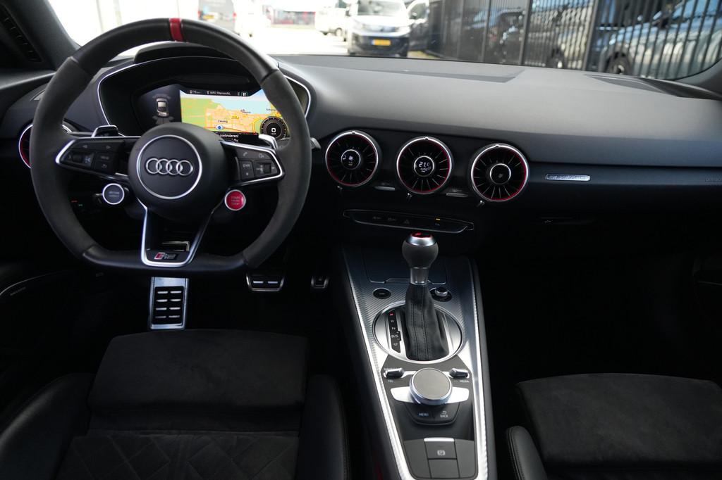 Audi TT RS quattro 400pk Navigatie/Bang&Olufsen/Stoelverwarm, Automaat, TT, Gebruikt, 4 stoelen