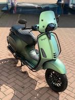 Vespa Sprint 2024 Brom! Custom "Overflow" Full Malossi 80cc!, Fietsen en Brommers, Scooters | Vespa, Ophalen, Zo goed als nieuw