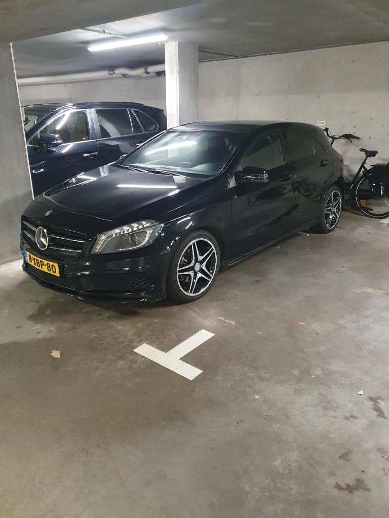 Mercedes-Benz A-Klasse A180 1.6 Blue EFF Aut7 2014 Zwart, Auto's, Mercedes-Benz, 4 cilinders, 1200 kg, Particulier, 695 kg
