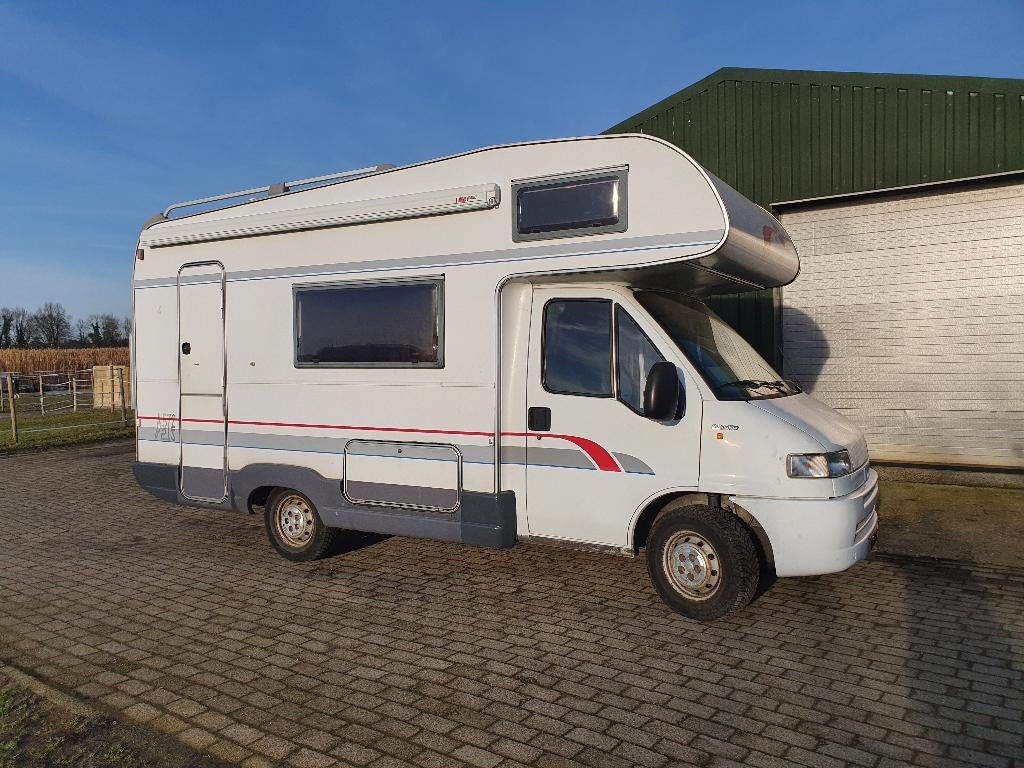 Fiat Ducato 2.8 tdi Bürstner  2 zonnepanelen 6 zitplaatsen, Caravans en Kamperen, Ringverwarming, Fiat, Treinzit, Particulier