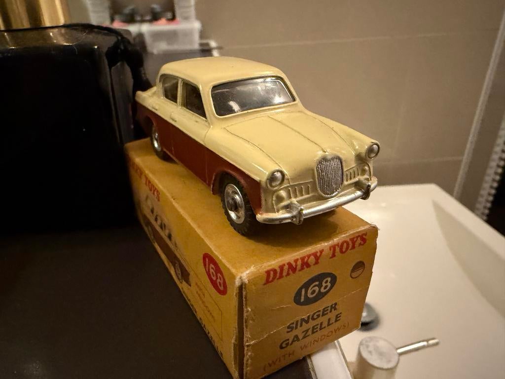 Dinky yiys singer gazrlle, D, Auto, Dinky Toys, Ophalen of Verzenden