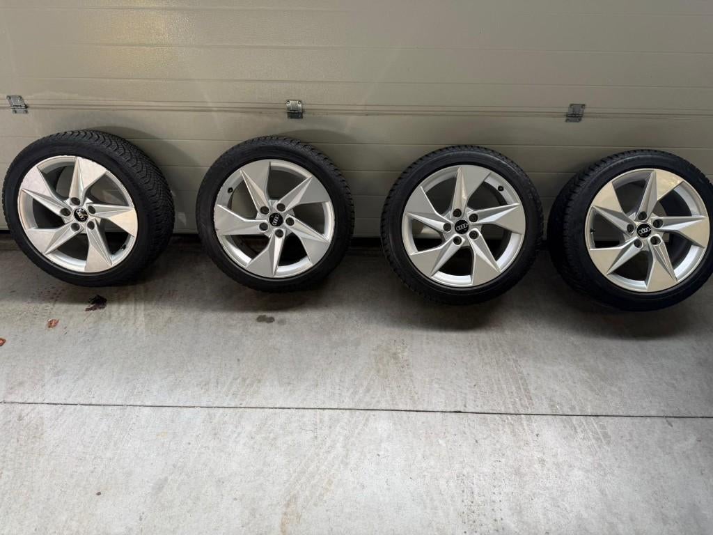 audi 5x112 17 inch a3 8y 4 seizoensbanden goodyear, Auto-onderdelen, Banden en Velgen, Ophalen, Banden en Velgen, Nieuw, 17 inch