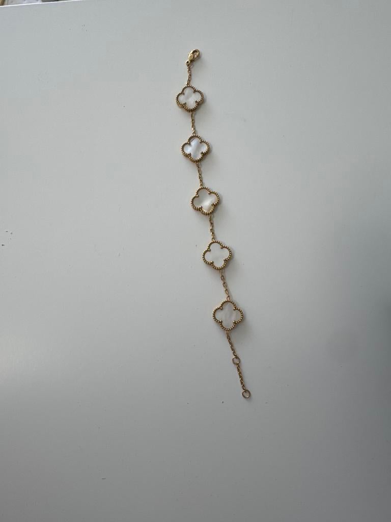 Gouden Klavertje Vier Armband met Parelmoer, Sieraden, Tassen en Uiterlijk, Armbanden, Ophalen of Verzenden, Zo goed als nieuw