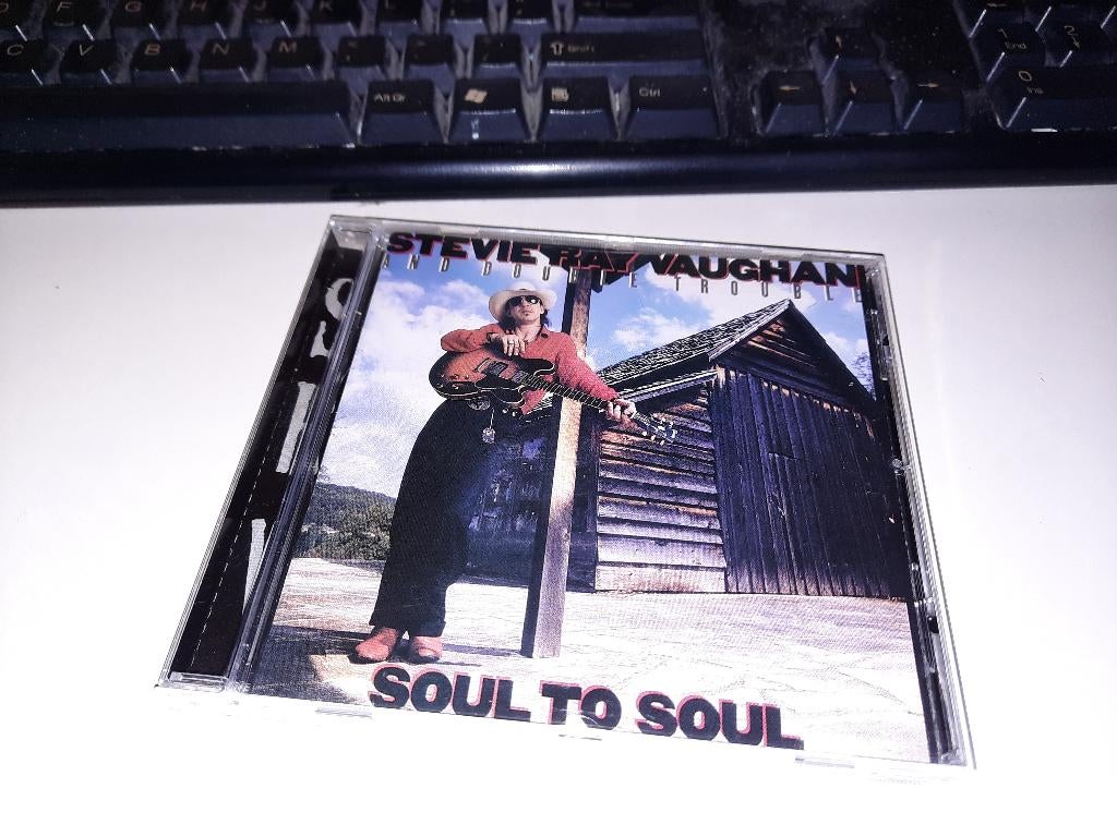 CD Stevie Ray Vaughan – Soul To Soul, Cd's en Dvd's, Cd's | Jazz en Blues, Ophalen, 1980 tot heden, Zo goed als nieuw, Blues