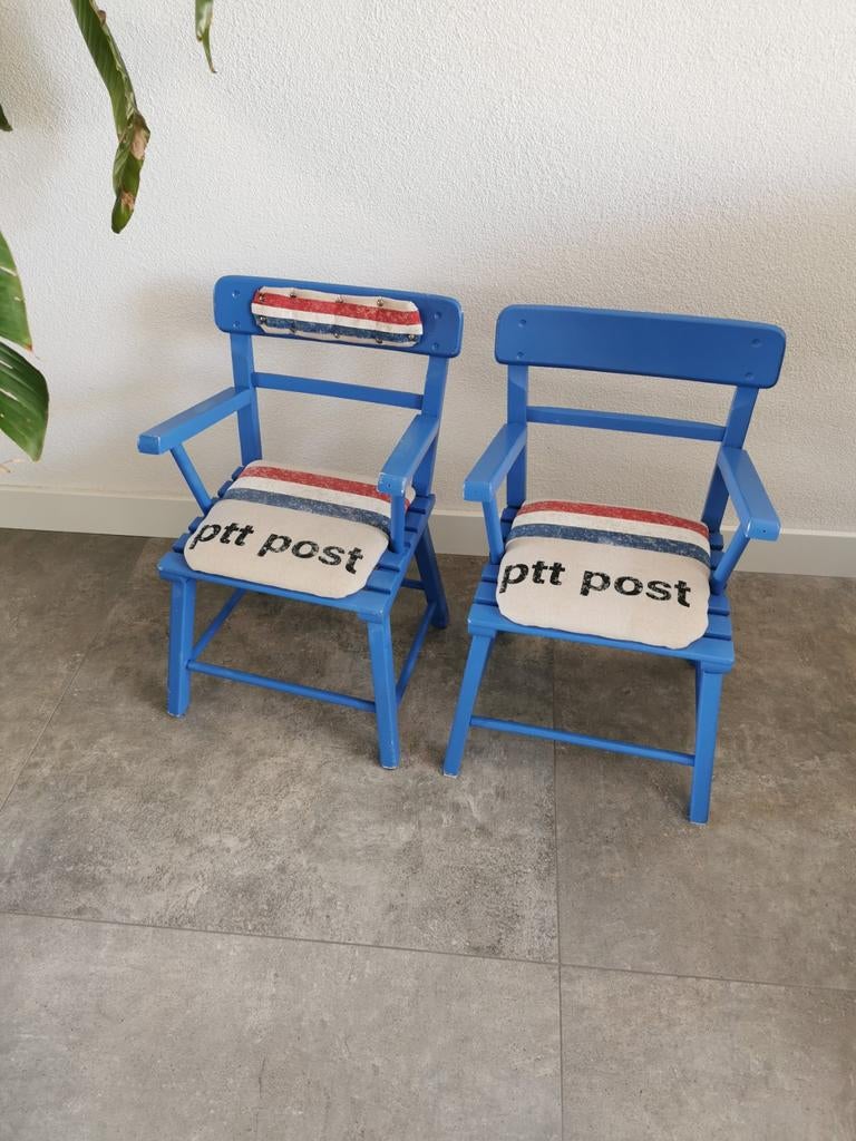 2 unieke kinderstoelen ptt post, Ophalen, Stoel(en)