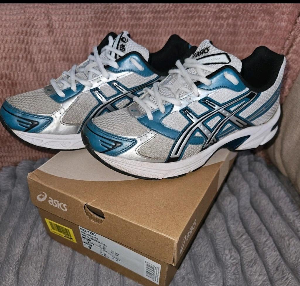 ASICS GEL-1130 White Clay Canyon - Zo goed als nieuw, Wit, Ophalen of Verzenden, ASICS, Sneakers of Gympen