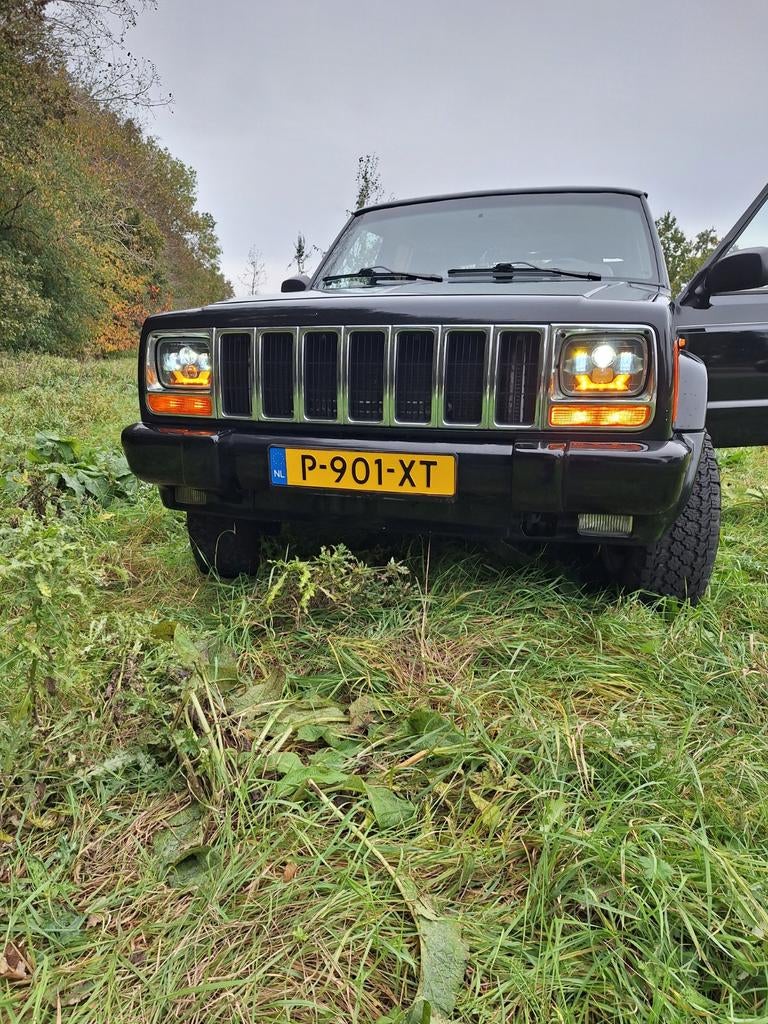 Cherokee xj 2000 4WD, Automaat, 450 kg, Zwart, 4000 cc