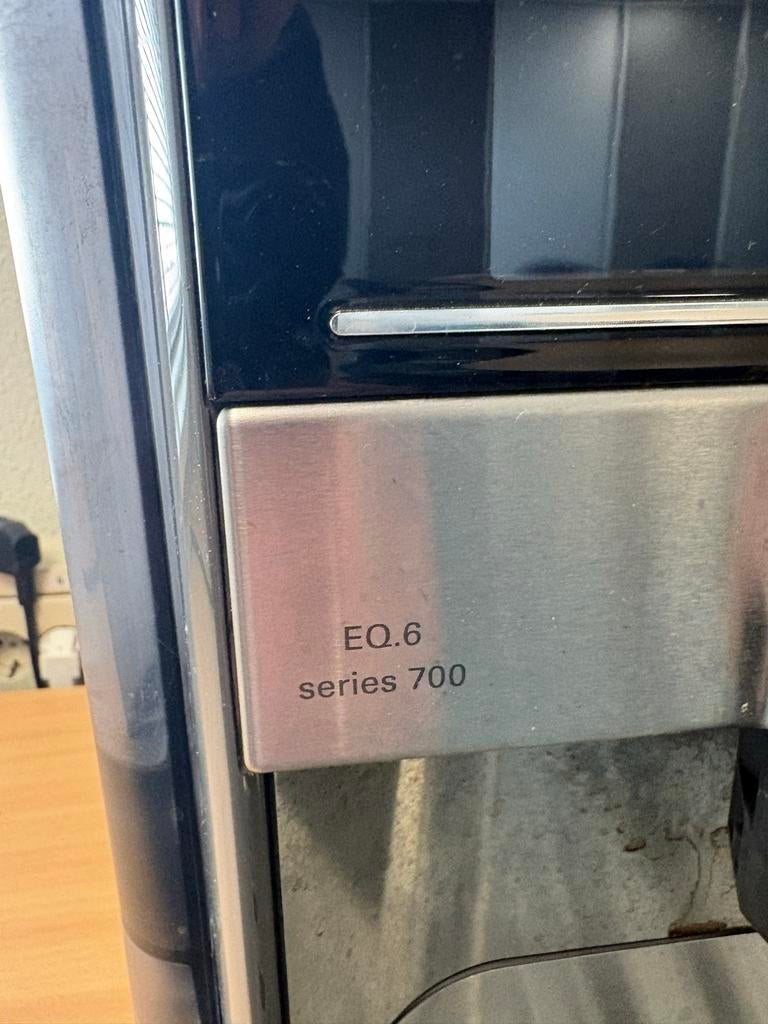 Siemens EQ.6 series 700 koffiemachine, Witgoed en Apparatuur, Koffiezetapparaten, Afneembaar waterreservoir, Gebruikt, Koffiemachine
