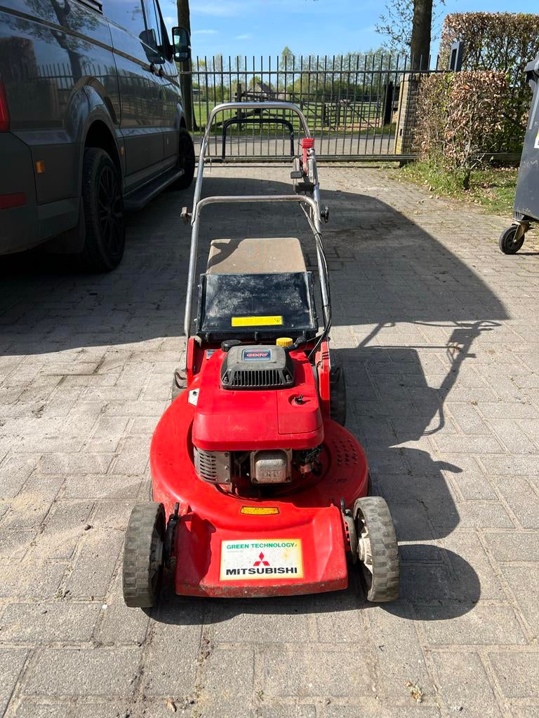 Mitsubishi Benzine Grasmaaier, Ophalen, Gebruikt, Opvangzak, Nvt