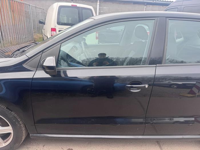 Portier 4Deurs links-voor van een Volkswagen Polo (LC9X), Gebruikt, -, -, Ophalen of Verzenden