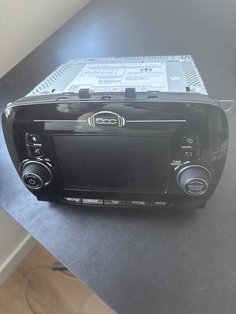 Fiat 500 radio unit zonder navigatie, Auto diversen, Autoradio's, Ophalen, Zo goed als nieuw