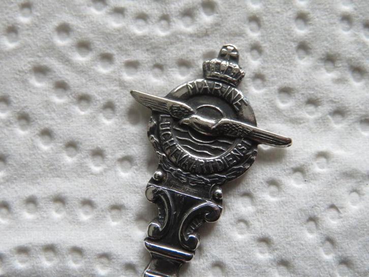 Verz. Militaria Lepeltje Embleem Marine Luchtvaartdienst, Verzamelen, Porselein, Kristal en Bestek, Gebruikt, Bestek, Overige materialen